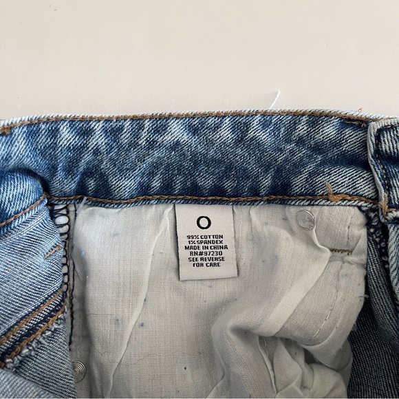 Almost Famous Mom Short - Picture 7 of 7